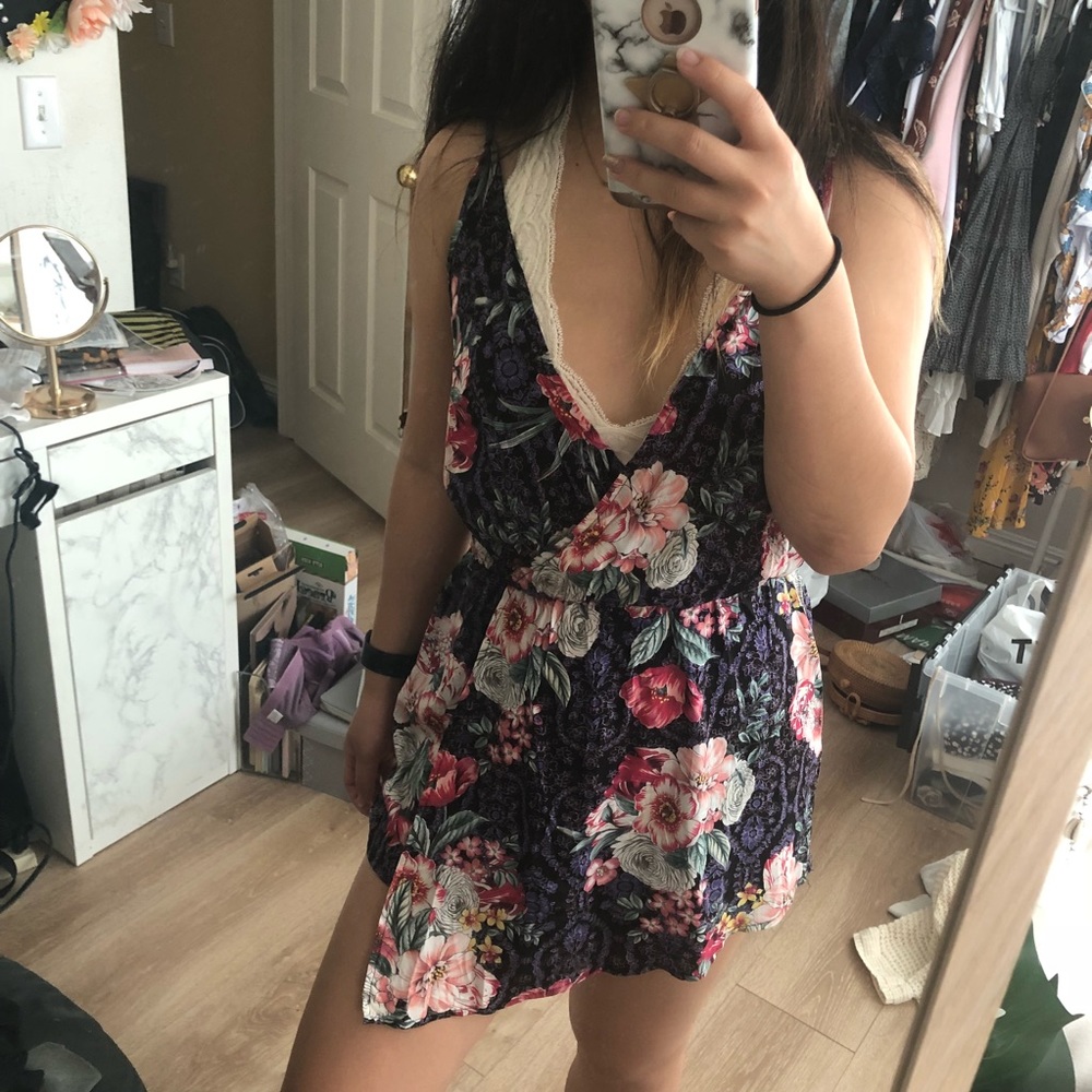 🌸HOST PICK ☀️LF purple floral wrap romper - Picture 6 of 6